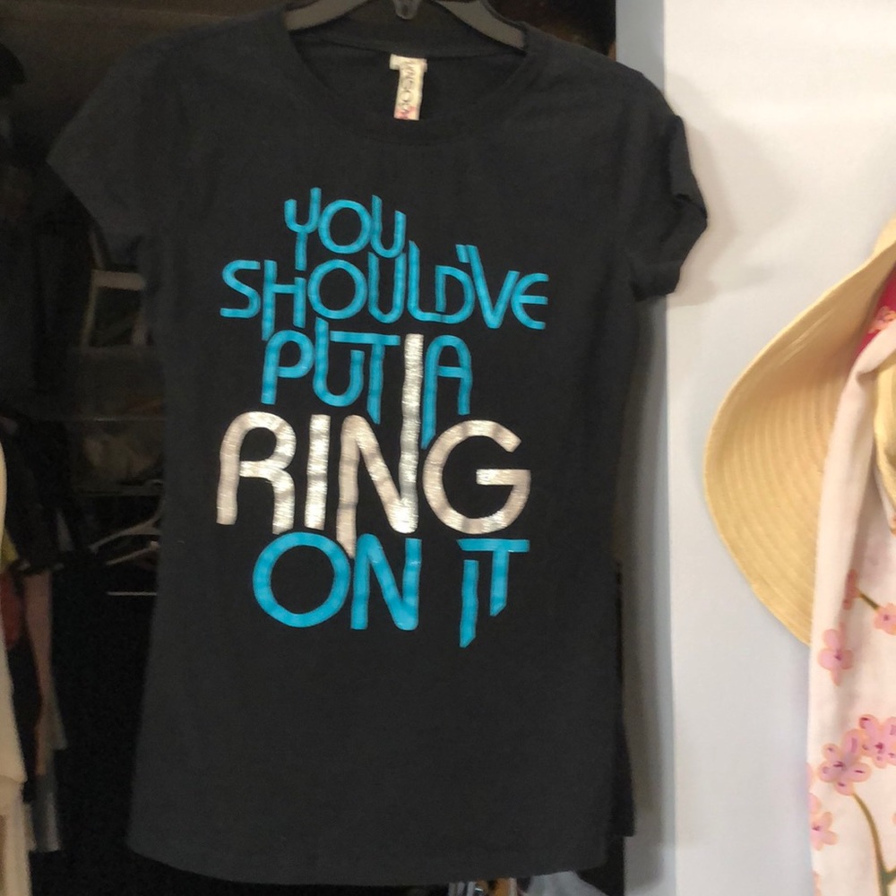Novelty T-shirt by Ransom size large